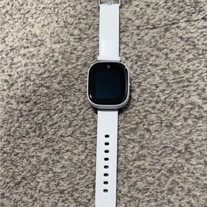 Verizon Gizmo watch, Disney Edition with accessories